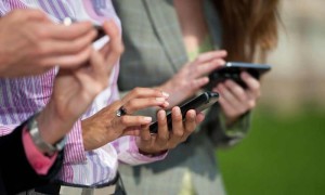 por-que-sientes-que-el-celular-vibra-cuando-en-realidad-no-2_0-1000x600